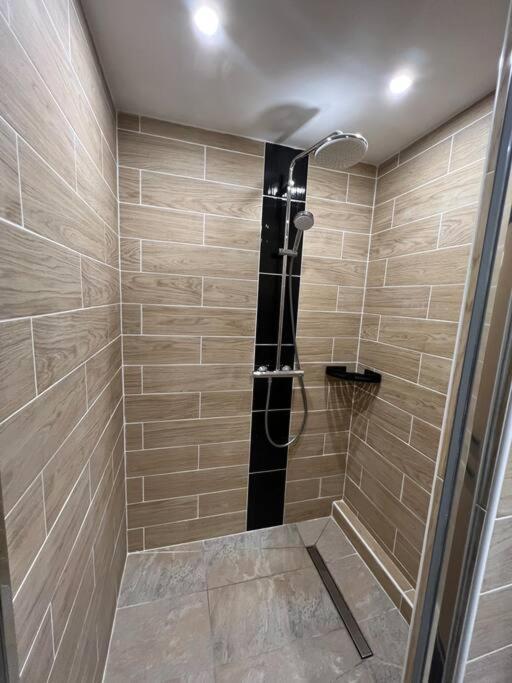 Appartement Style Chalet Standing 2 A 6 Personnes La Bourboule Exterior foto